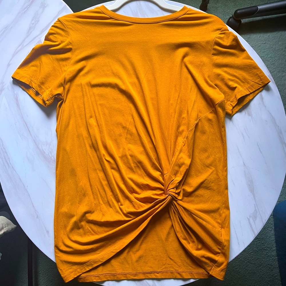 ✨NWOT✨ Dex Tied Tee